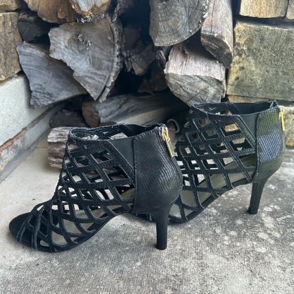 a.n.a Caroline Black Caged Heel with a bit of sparkly Sz-7.5. Ps - Picture 3 of 12